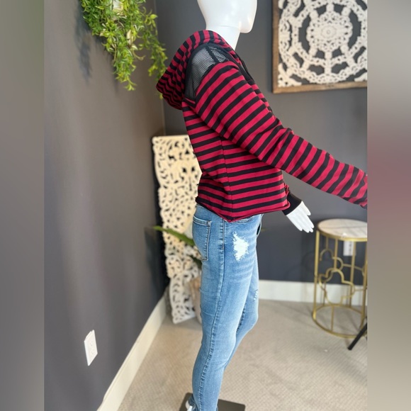 Hot topic - Picture 10 of 14